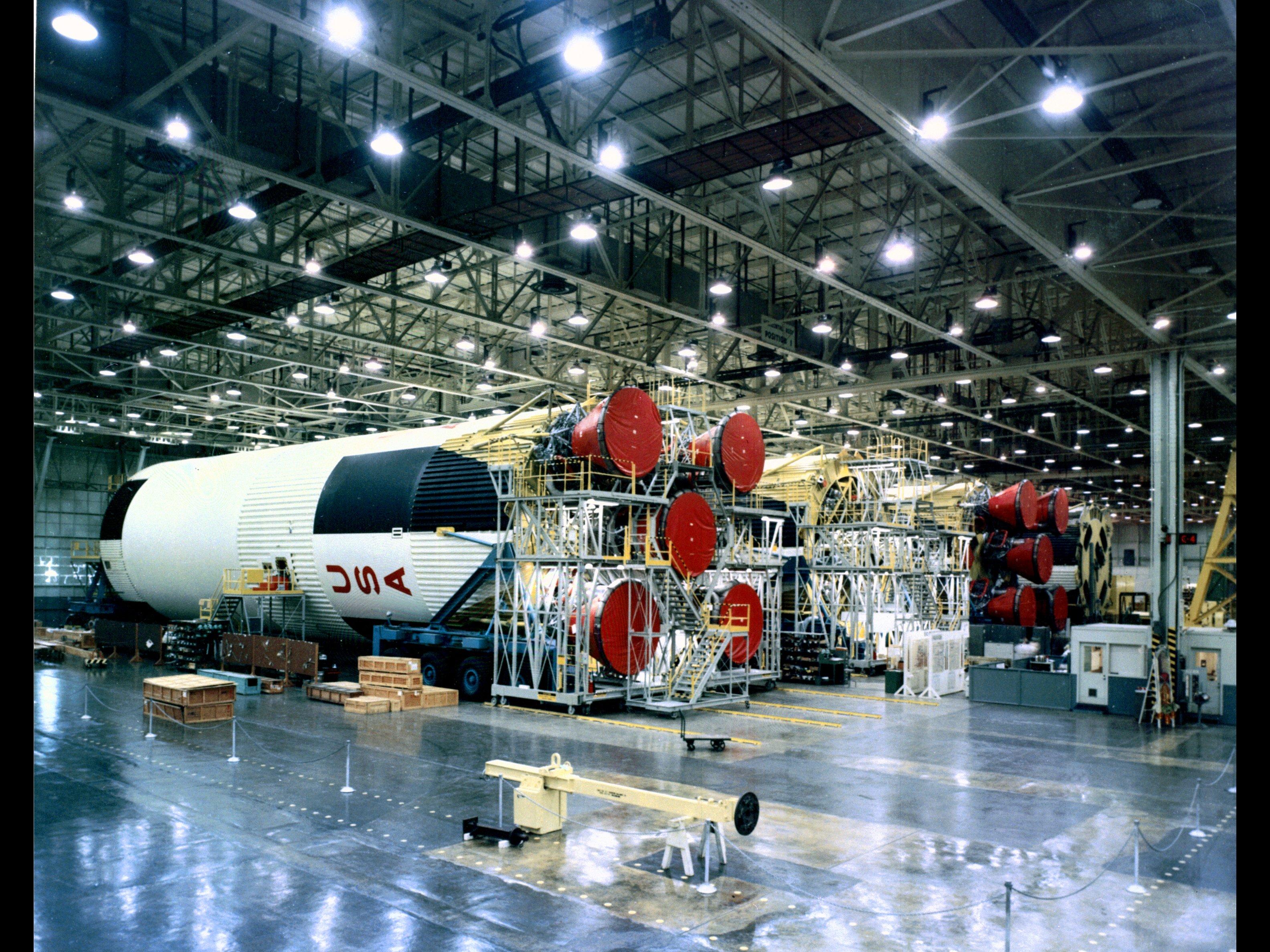 Saturn V S-1c stage assembly line [3168x2376] | Scrolller