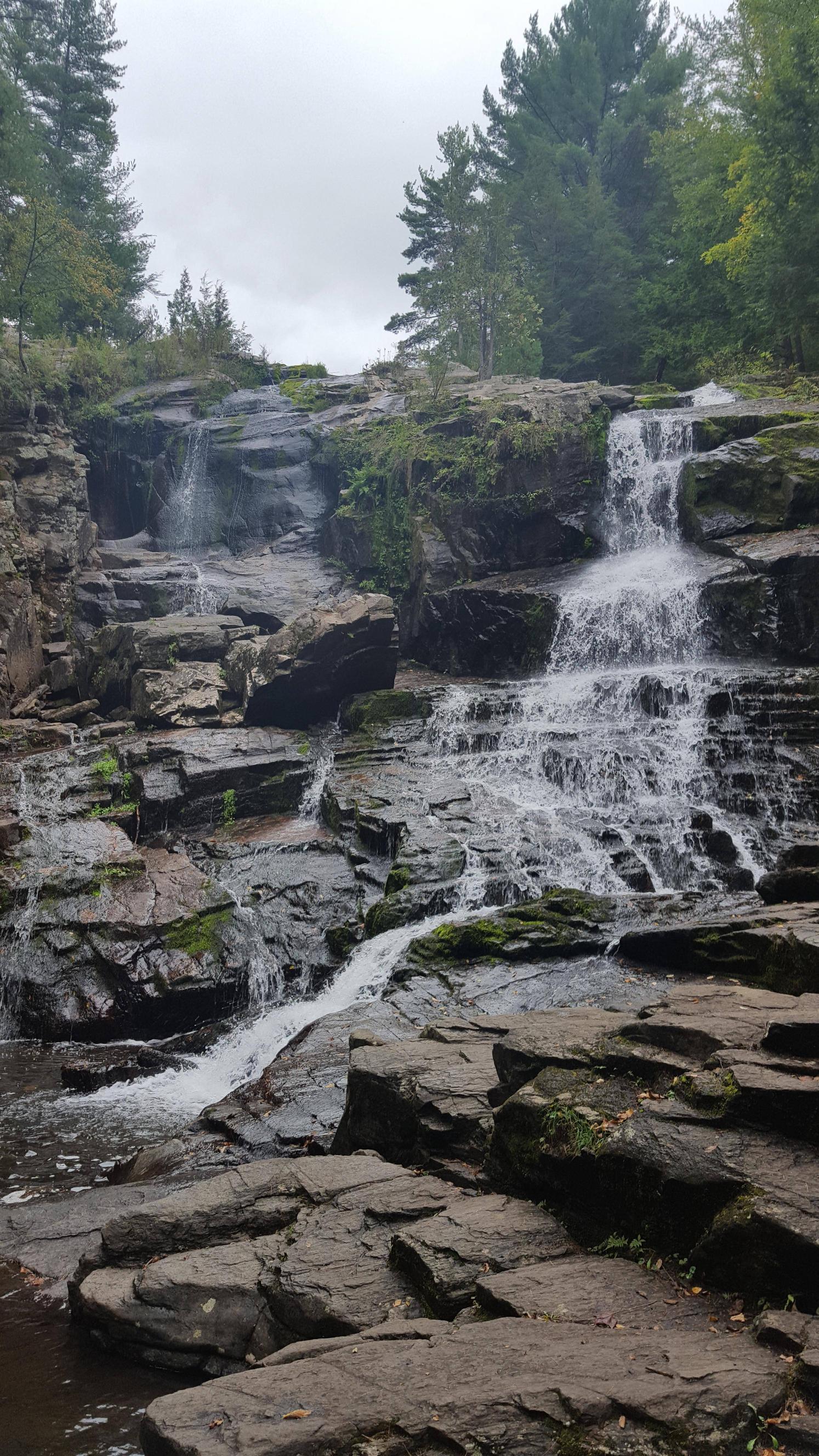 Shelving Rock Falls, Lake NY Scrolller
