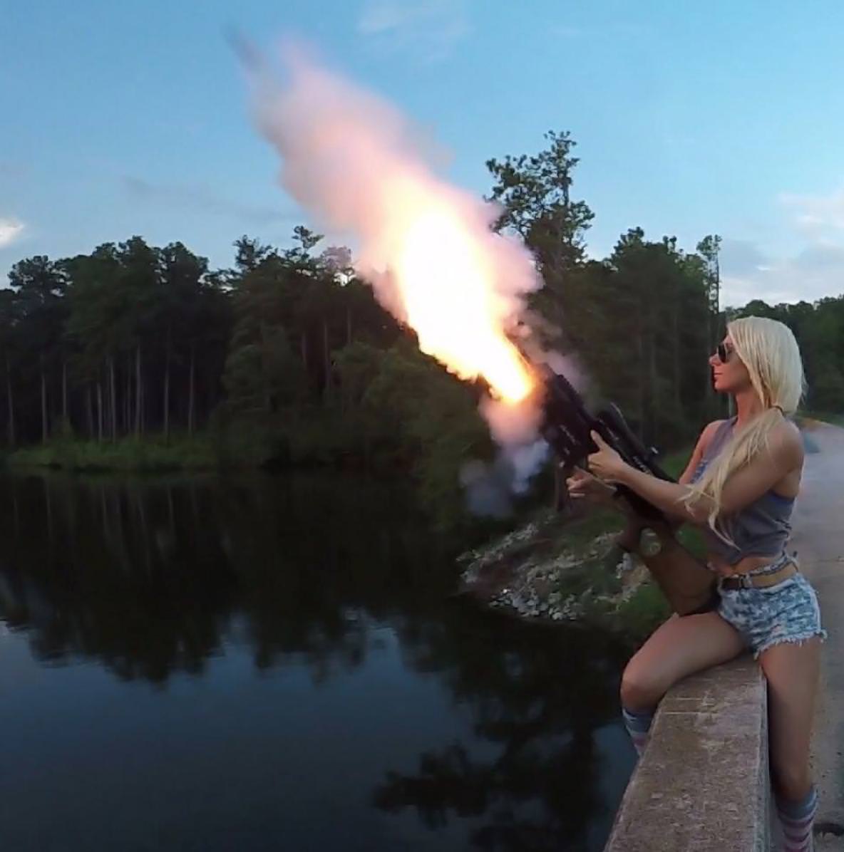 Shooting from the hip Scrolller