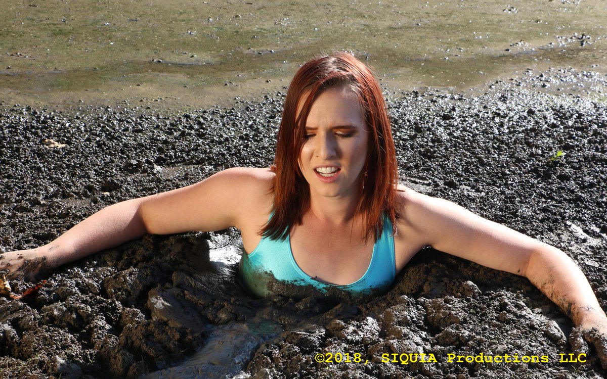 Girl in quicksand. Quicksand Bikini лицо. Krystal Quicksand.