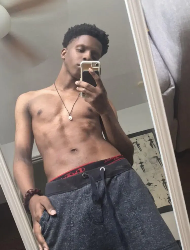 someone get me hard <3🥴