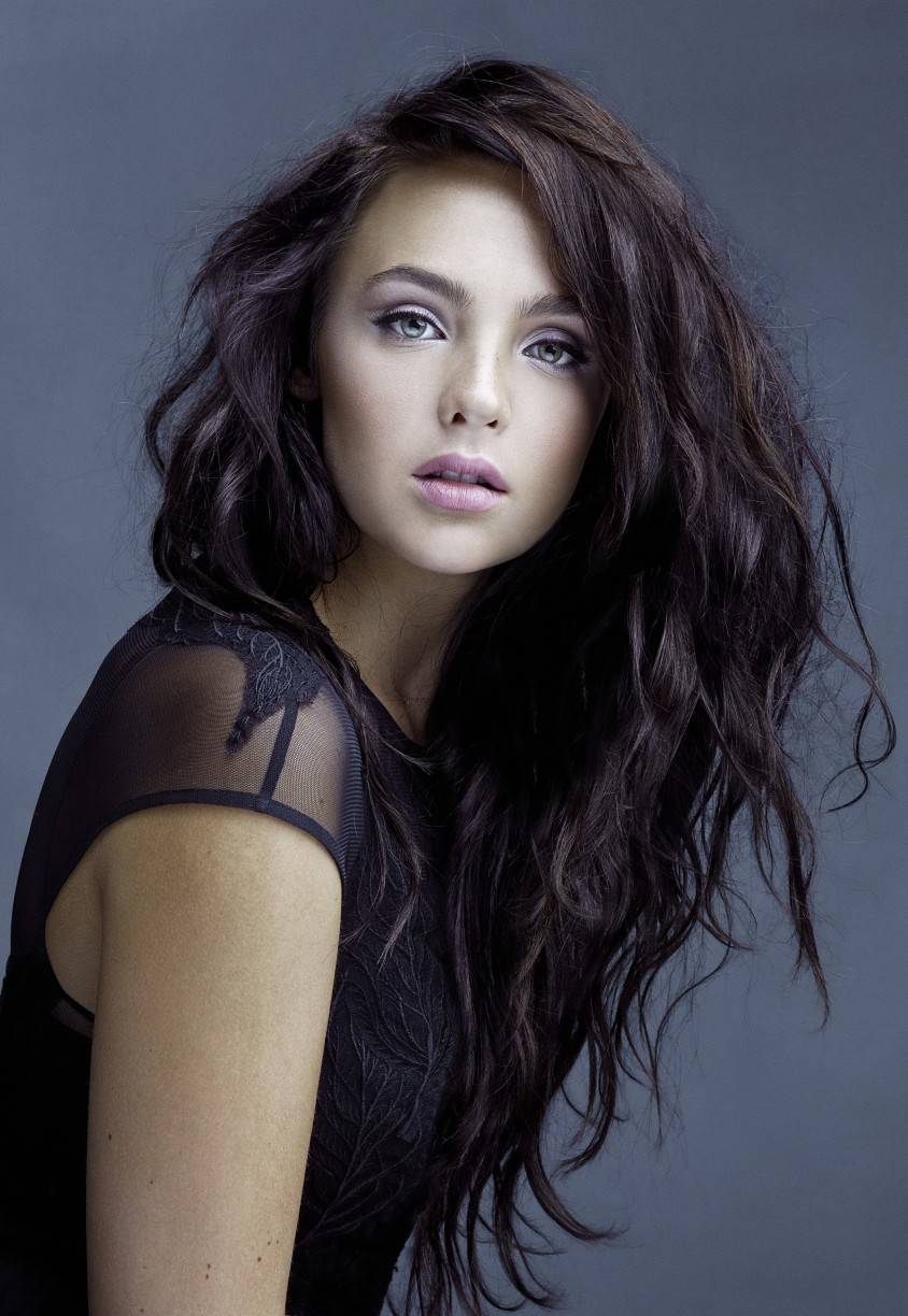 Stevie Lynn Jones Scrolller