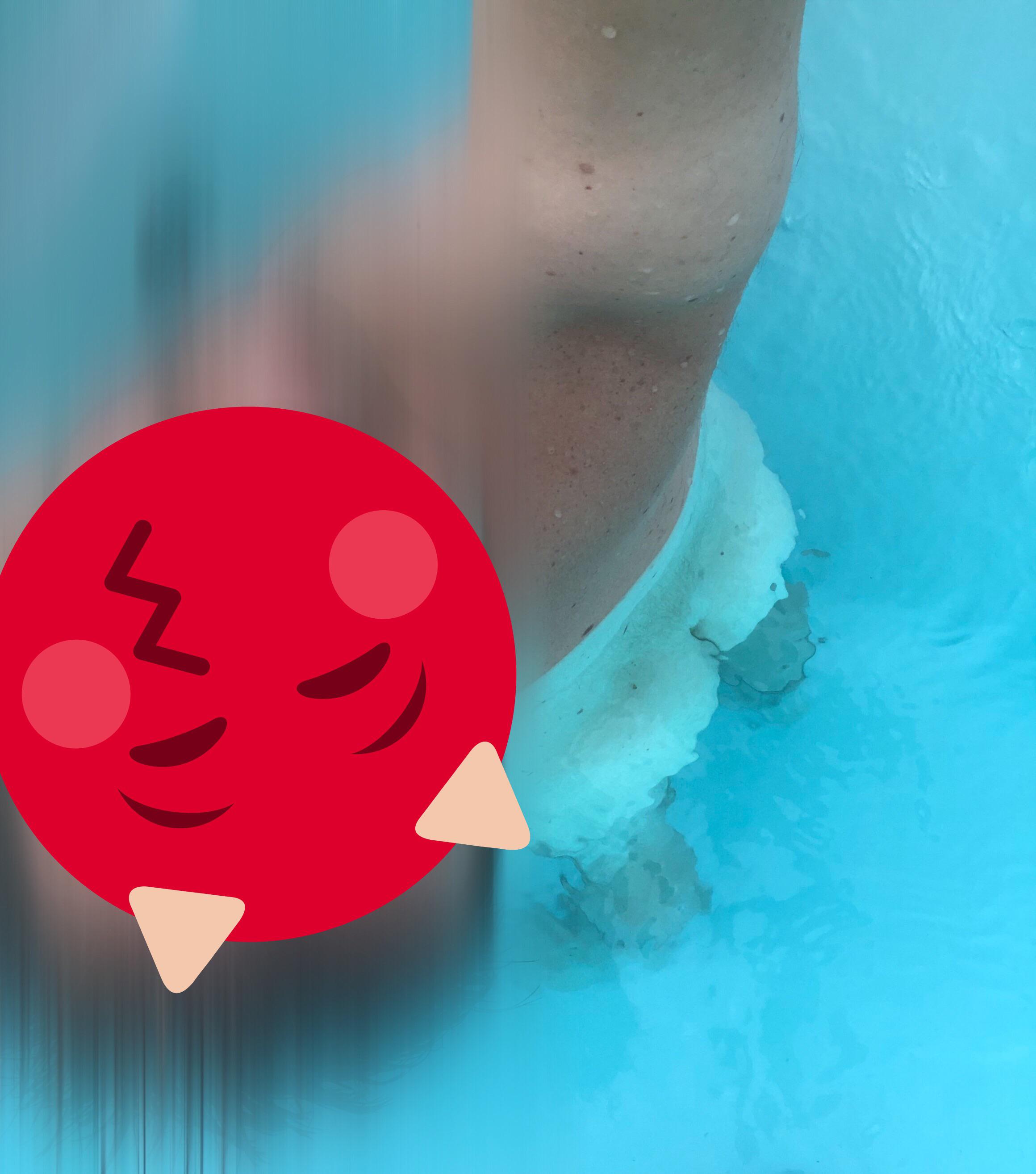 Swimming Naked Is So Relaxing Scrolller
