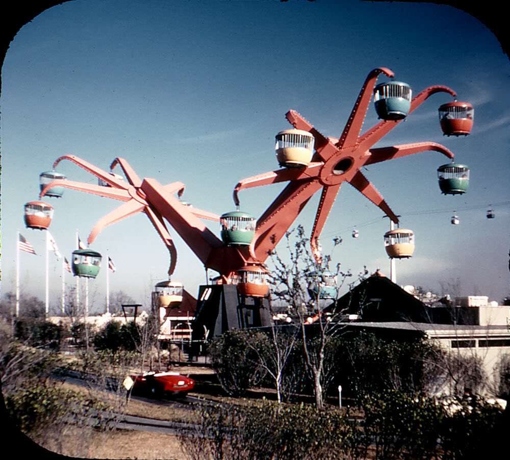 The AstroWheel at Astroworld, late 70s. [1000x902] | Scrolller