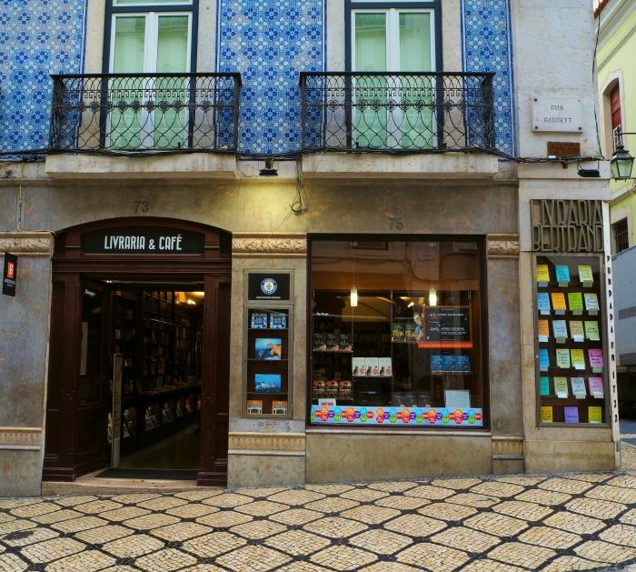 oldest operating bookstore in the world