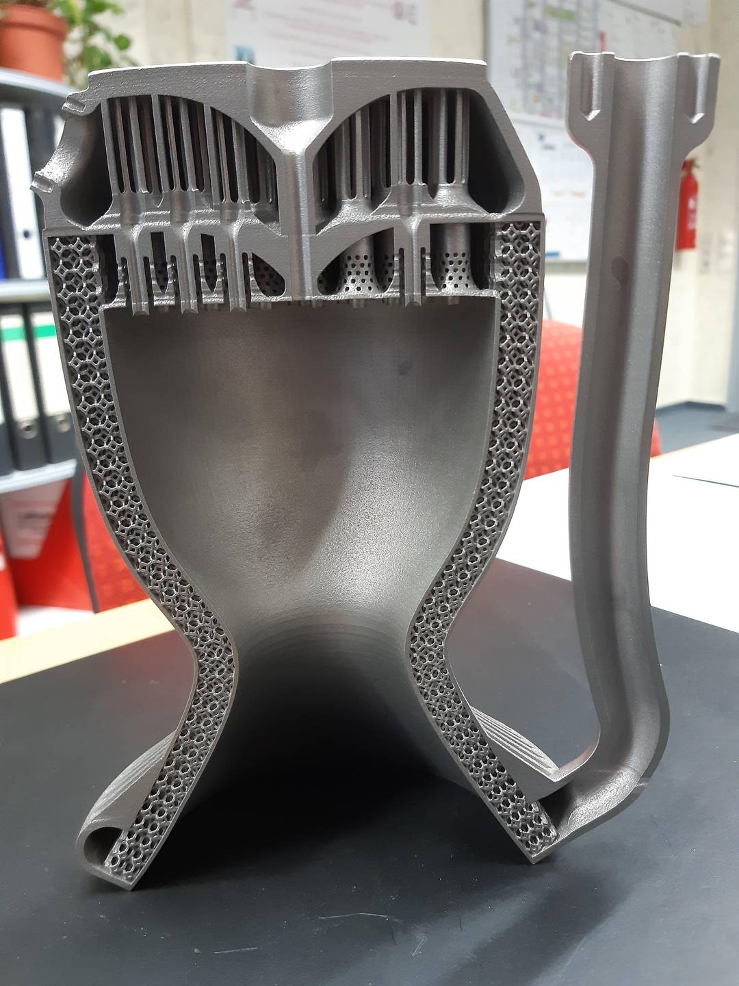 This crossection of a metal 3D printed rocket engine | Scrolller