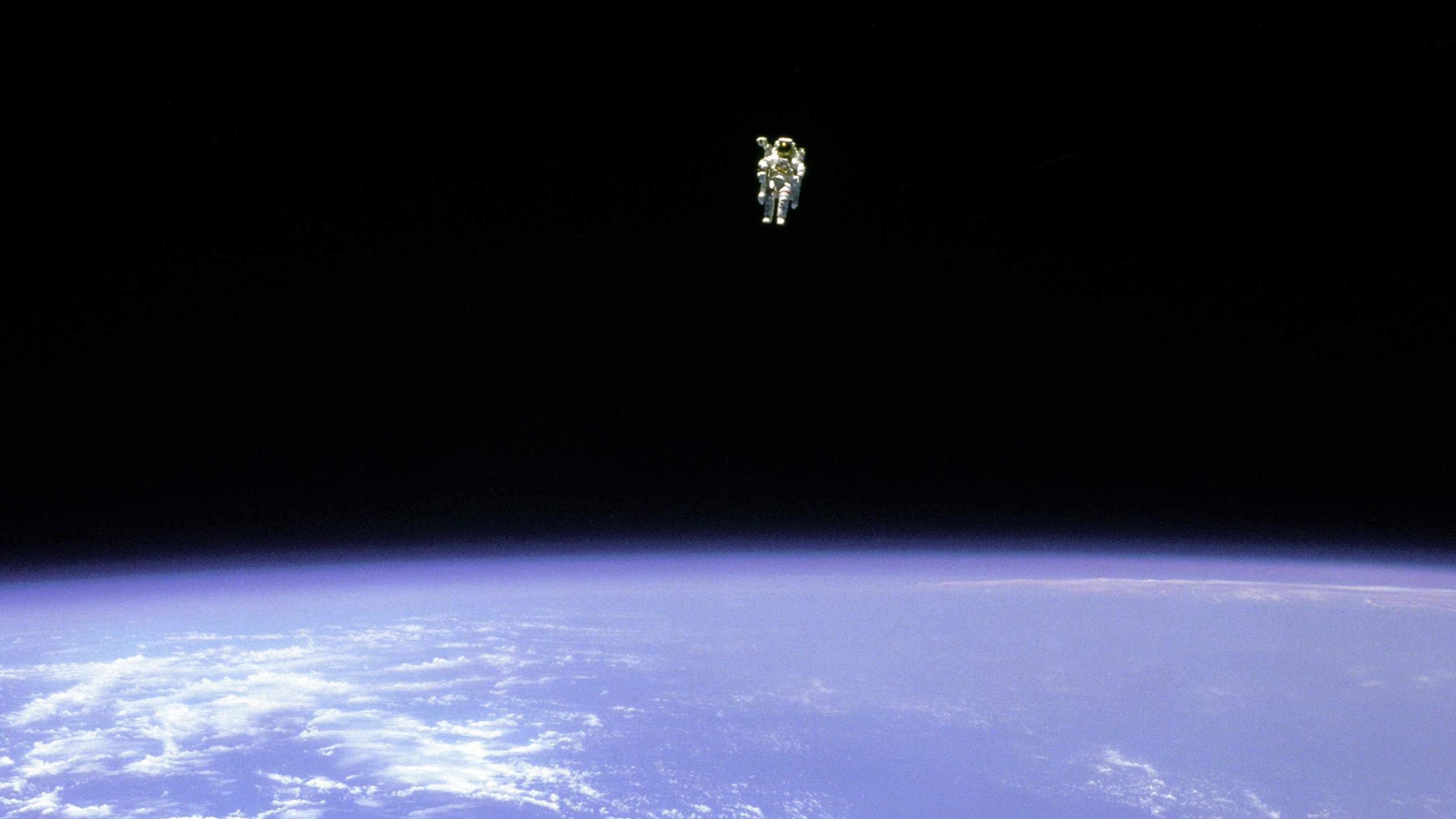 This photo is real. Bruce McCandless became the first astronaut to ...