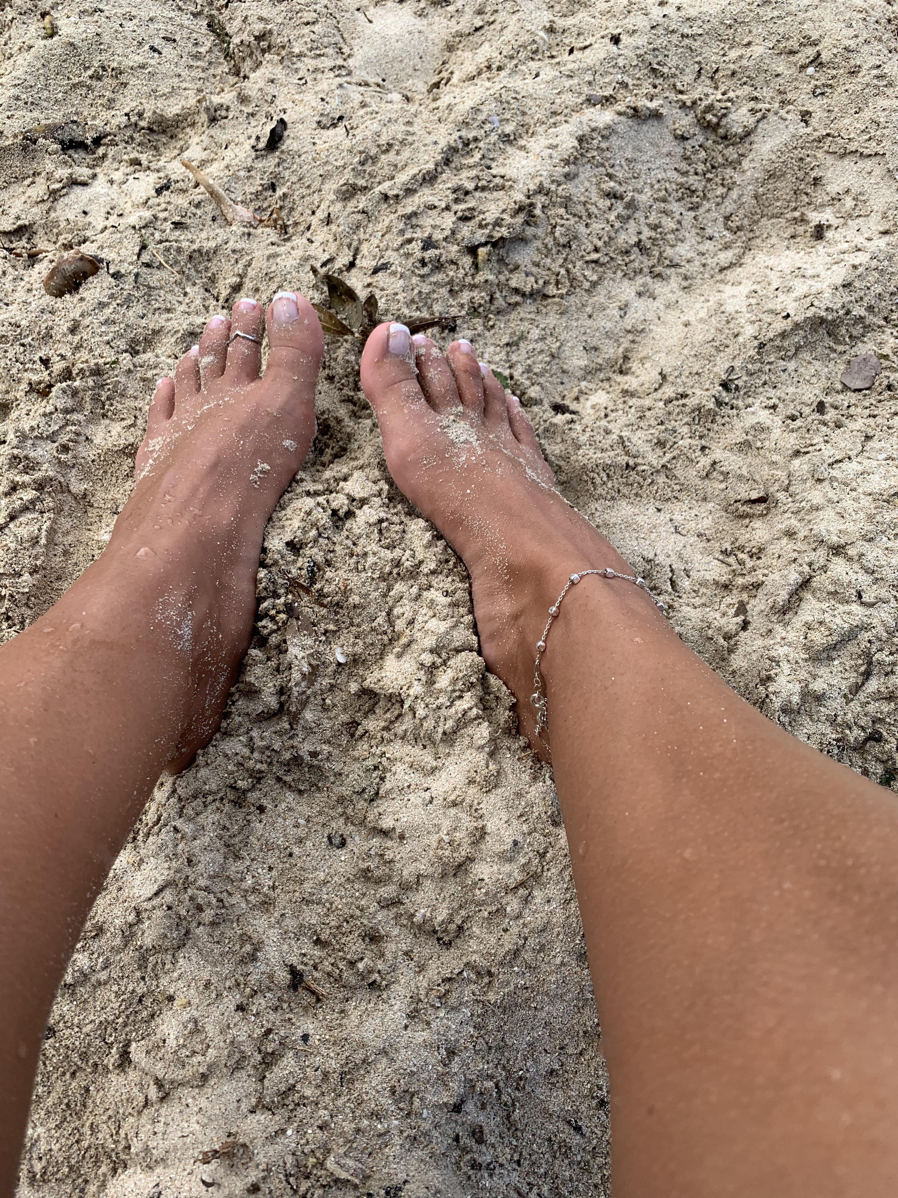 Sand Toe Toes in the sand | Scrolller