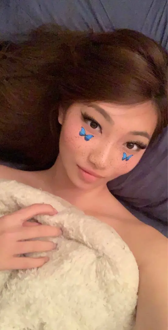 [VSCO] usually has cum on her