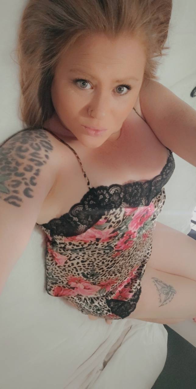 Wanna come lay with me scrolller