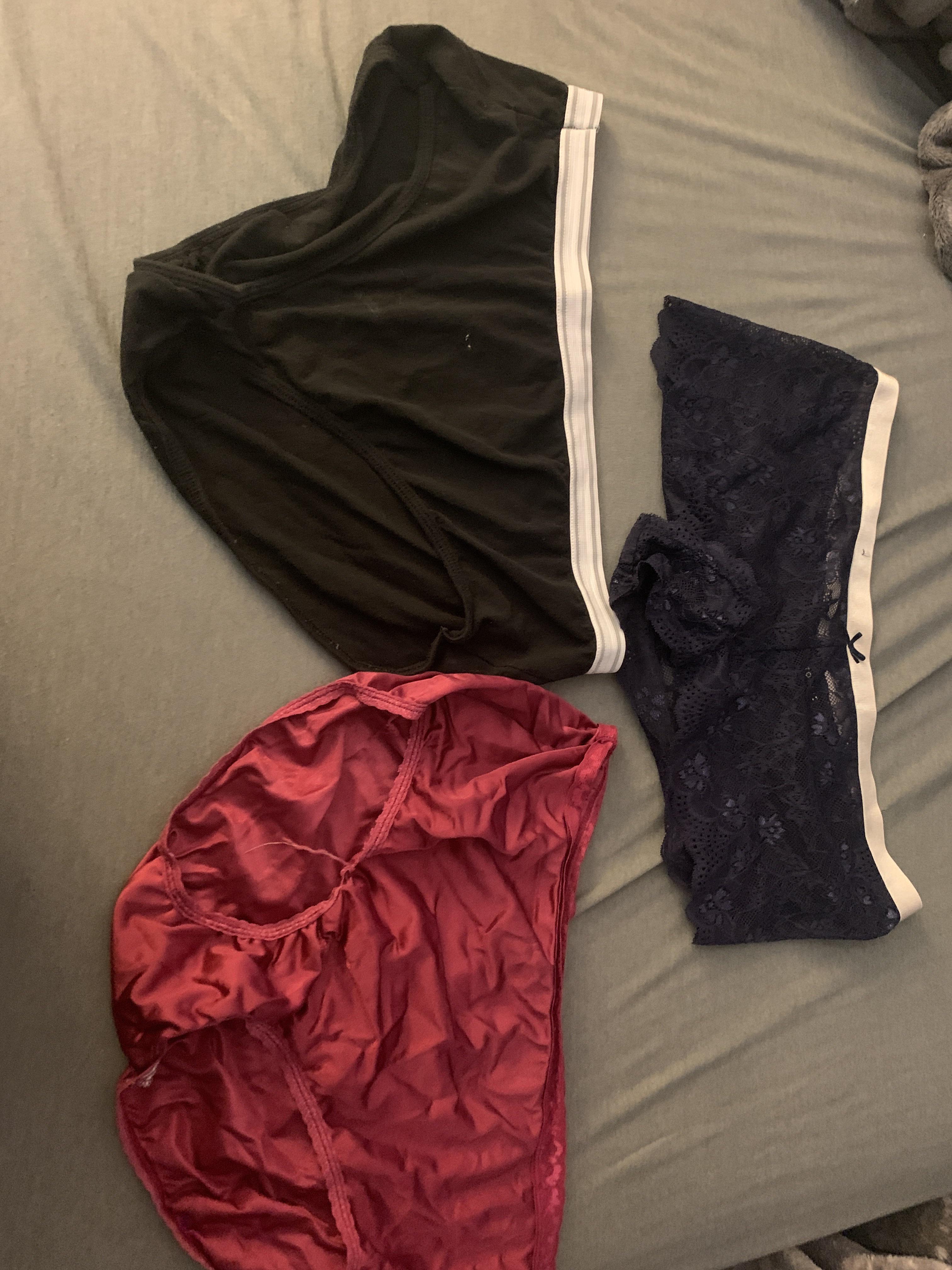 What pair of my mommy’s underwear should I use today? Scrolller