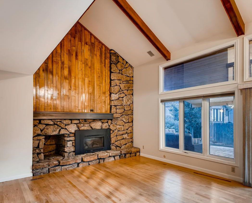 What to do with fireplace? Scrolller