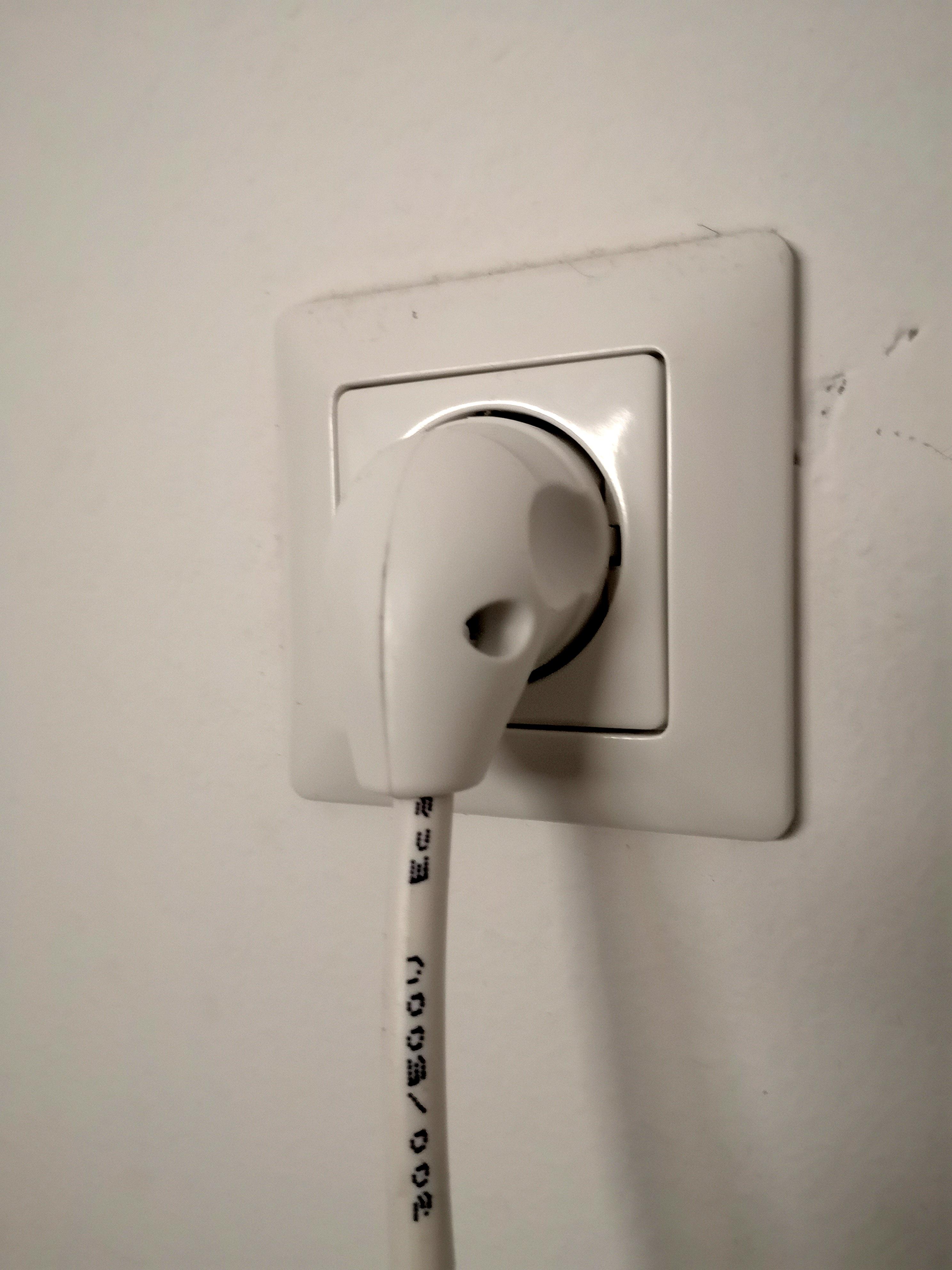 why-does-my-power-plug-look-like-general-grievous-scrolller