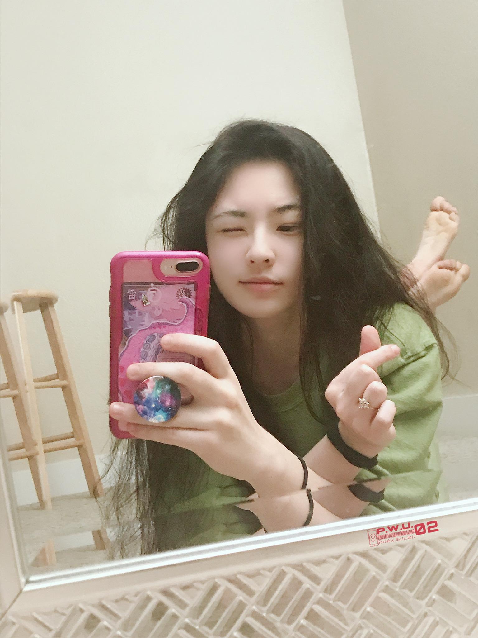️ winky face ☆〜（ゝ。∂） Scrolller