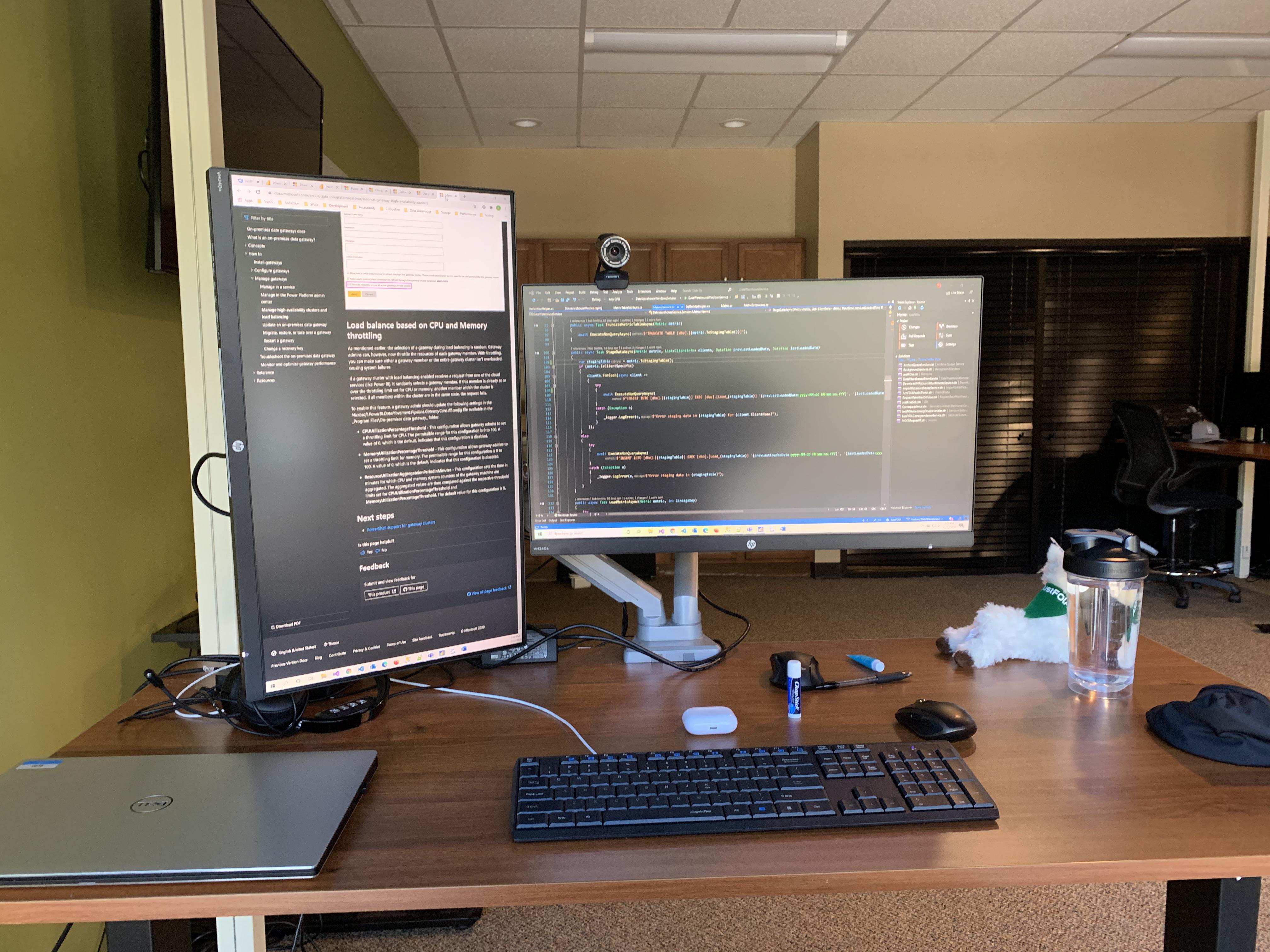 Work battle station | Scrolller
