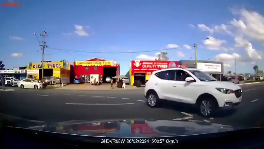 [Australia] Boo!