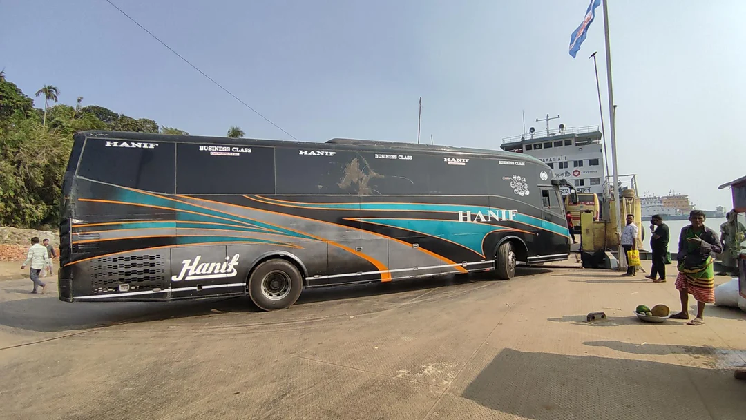 Hanif Business Class Bus Ferry Loading Tine! | Scrolller