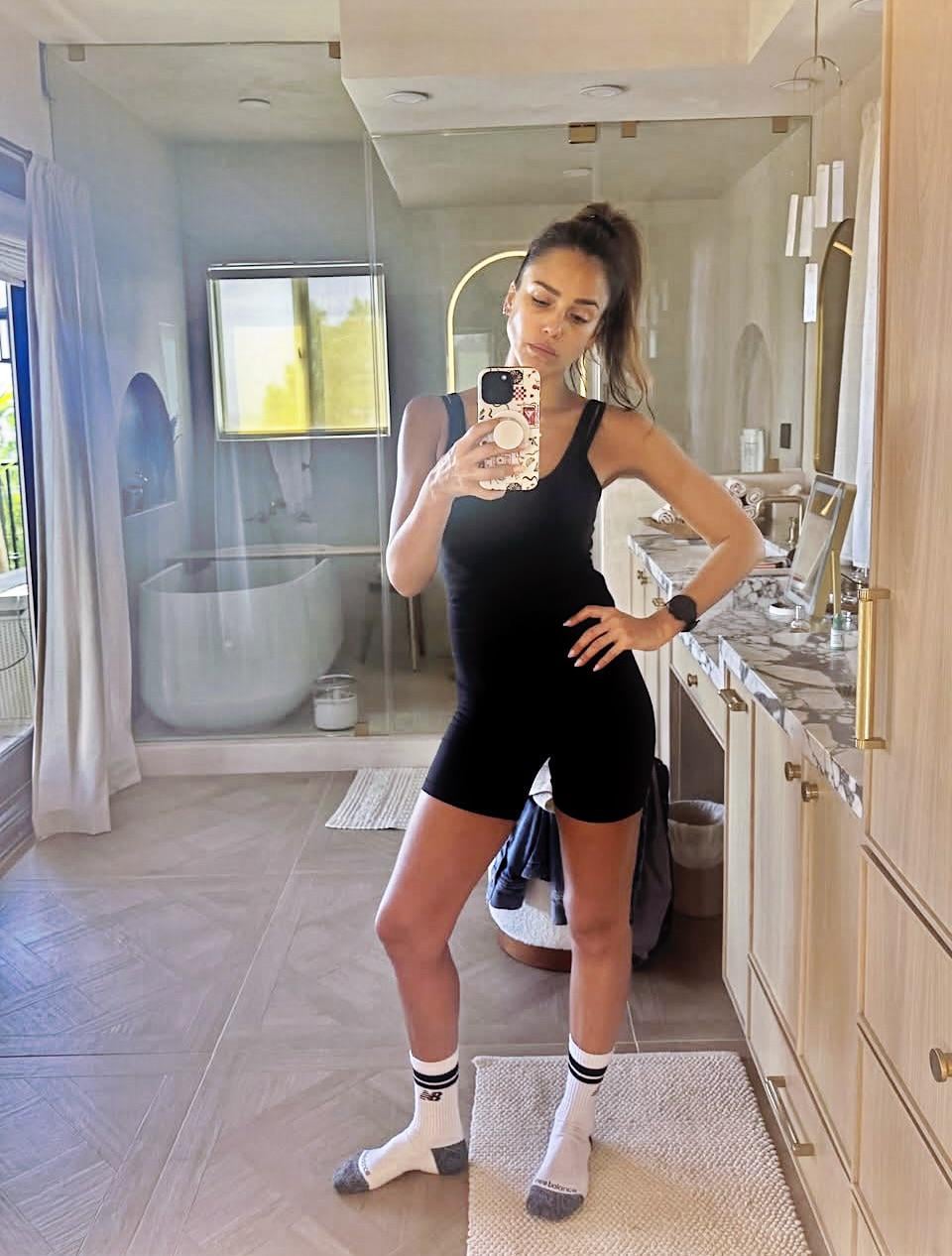 JessicaAlbaFeet