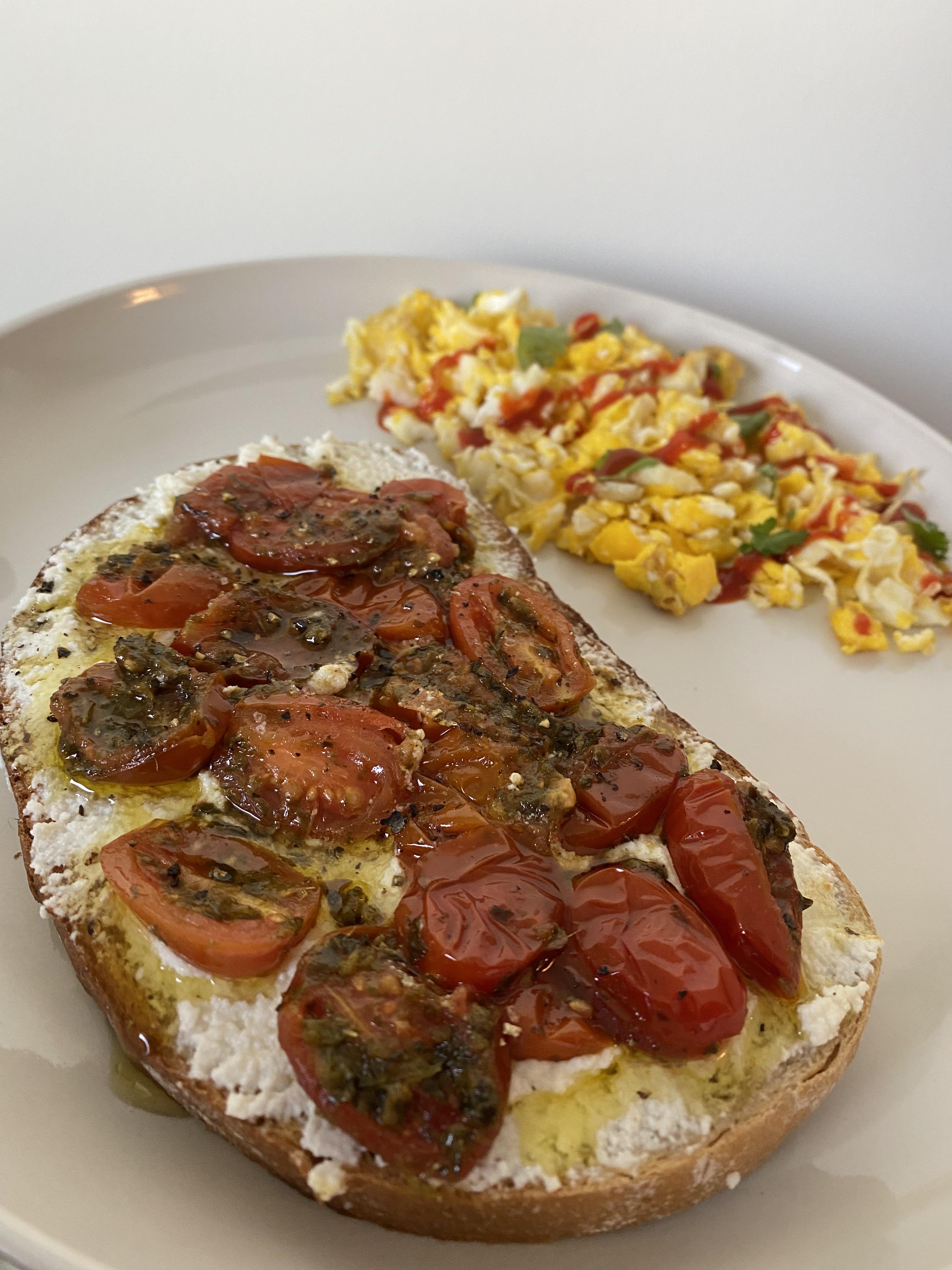 [homemade] Breakfast with my current obsession, Ricotta Toast. | Scrolller