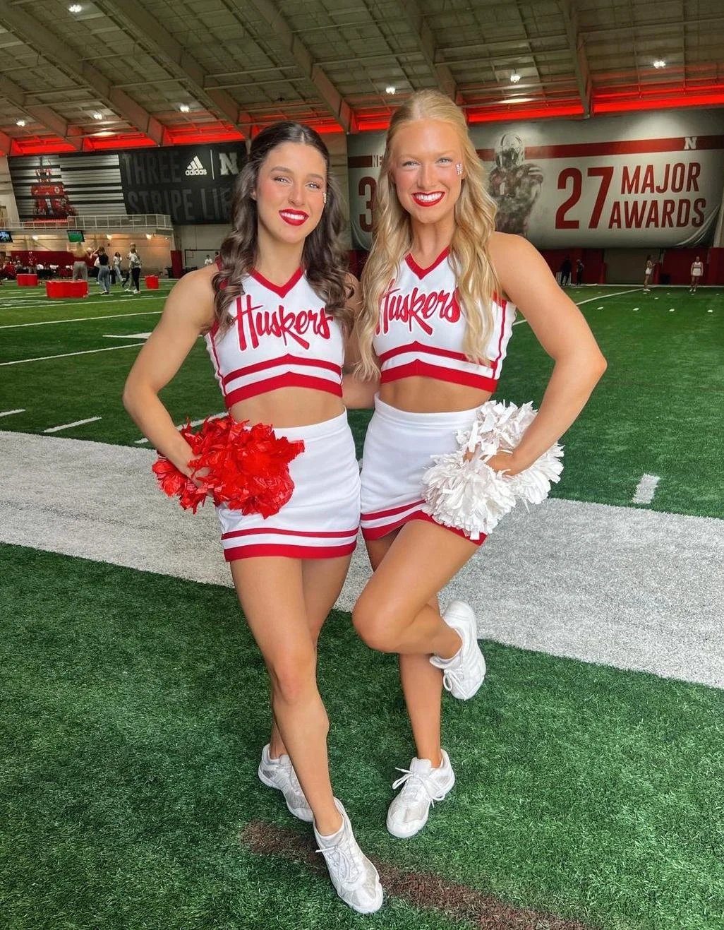 Lovely cheerleaders | Scrolller