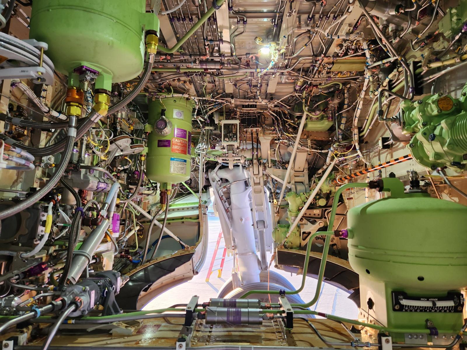 Inside Wheel Well of 737 Plane | Scrolller