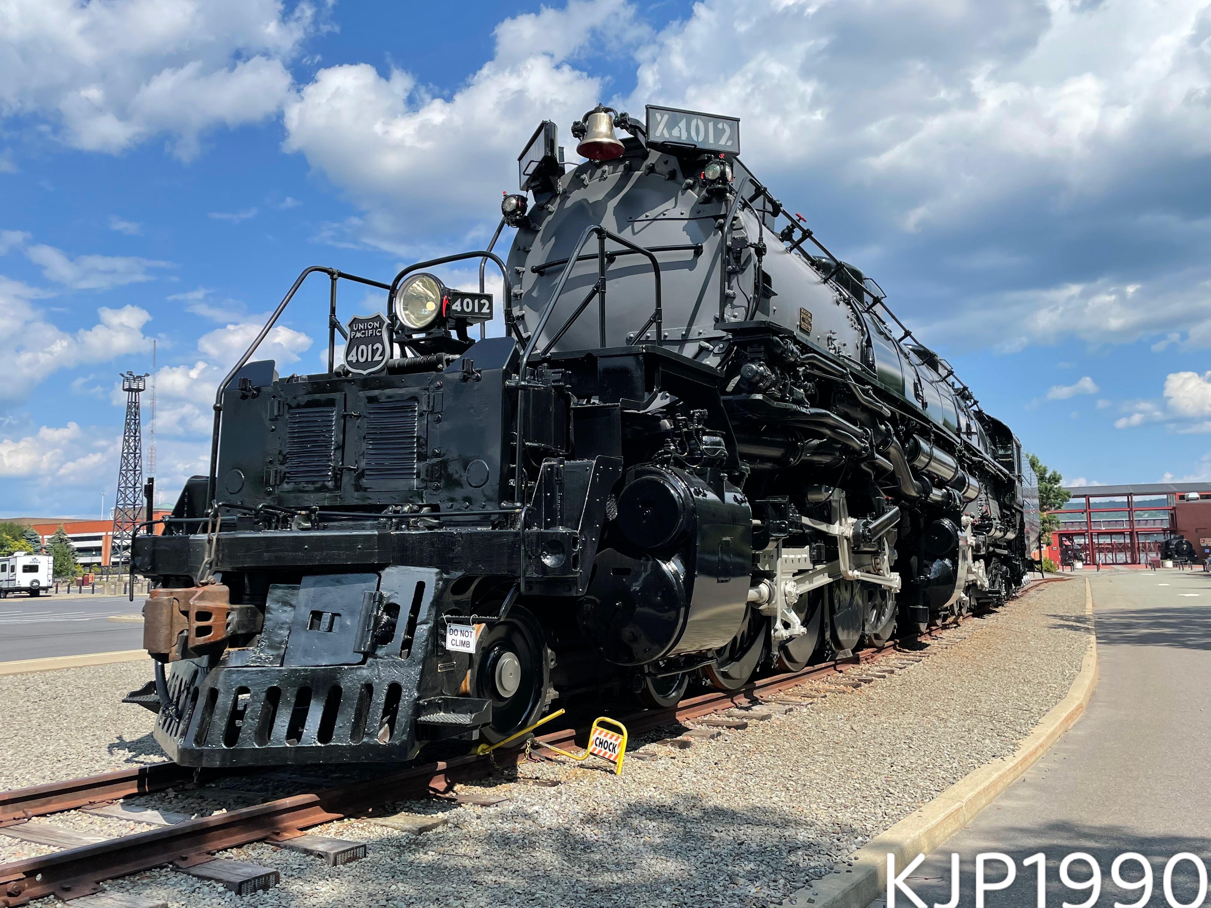 Union Pacific Big Boy 4012 leans into the curve as guests arrive at Steamtown in Scranton.