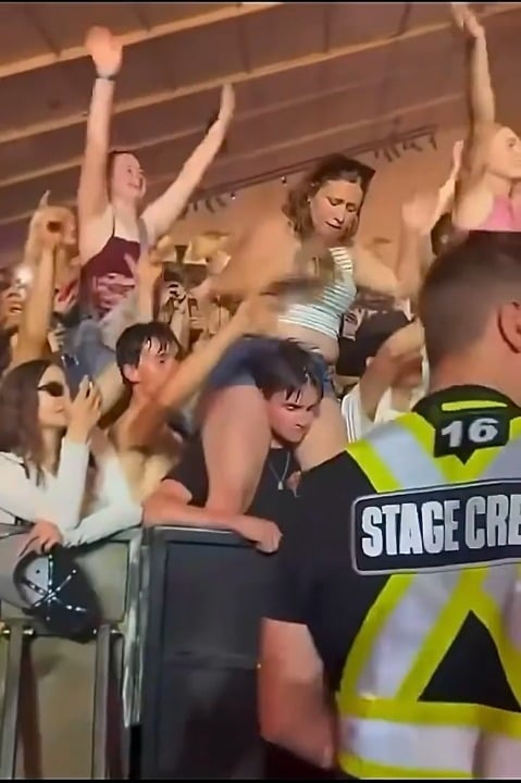 WatchPeopleDieInside