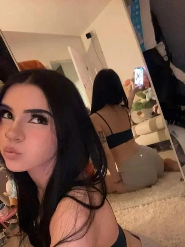 18m Looking for some gooner friends that like to VC while we shamelessly goon together