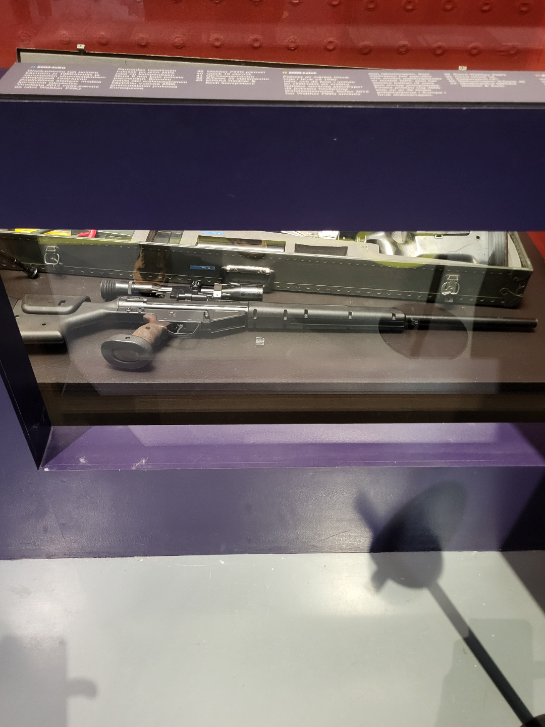 H&amp;K PSG 1 sniper rifle at display in Police museum, Finland. Previously used by Karhu-ryhmä (Bear-squad) which is a Police Special Intervention Unit.