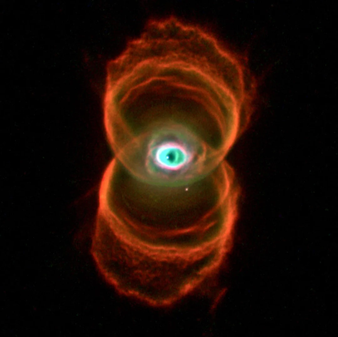 mycn18-a-planetary-nebula-around-8-000-light-years-away-scrolller