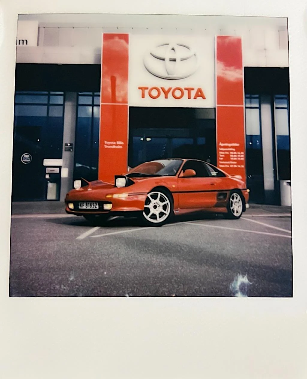 Polaroid of one of my mates classic JDM cars. Car: Toyota MR2 SW20