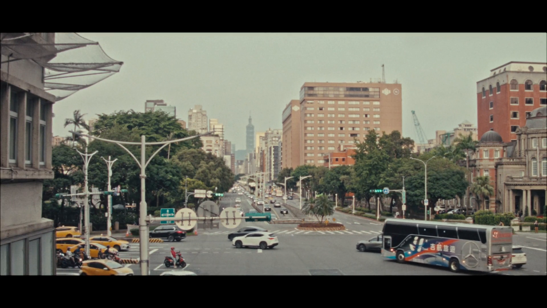 Trying my hand in 16mm emulation. Idk if i overdid it or its just right? Both shot are the opening and closing shots of the film