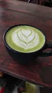 Not a matcha fan, but latte art looks good in green