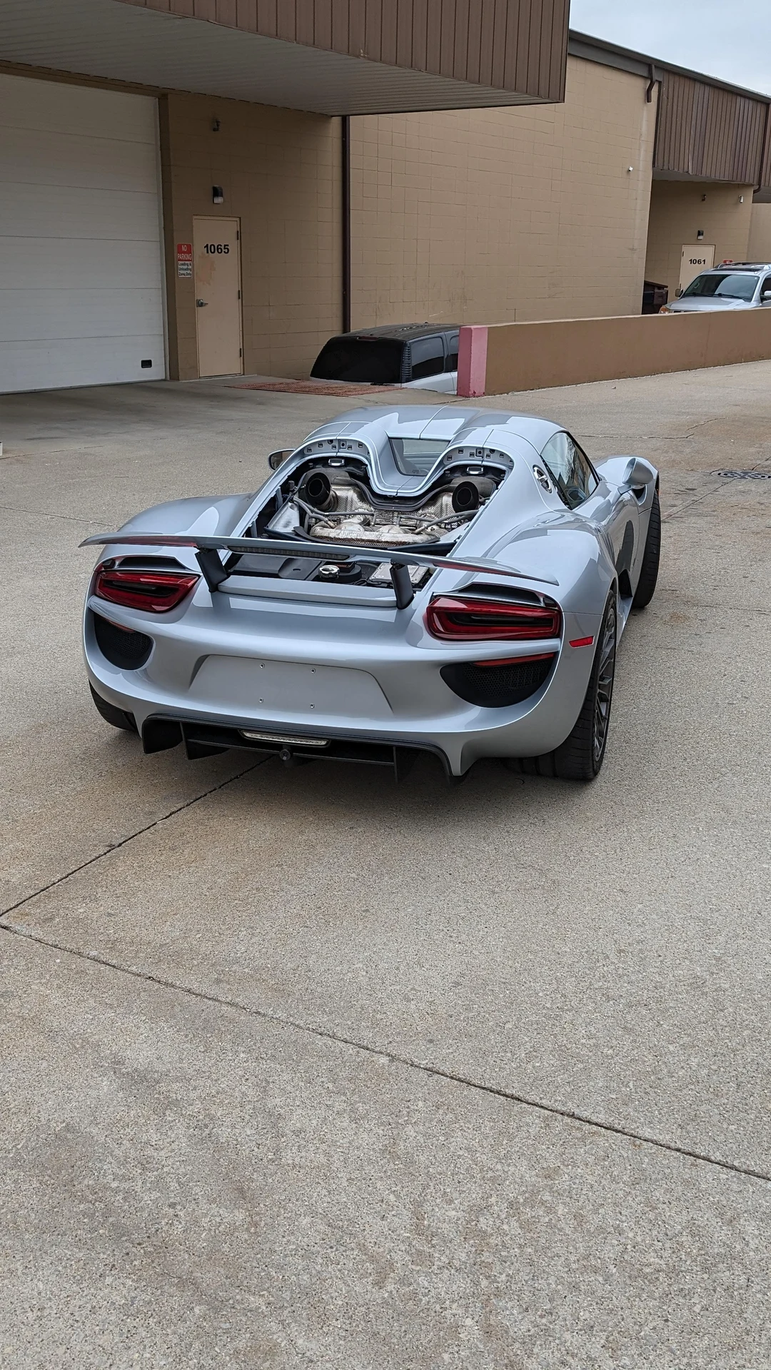 Extraordinary Porsche 918 Spyder Exhaust Gallerynull