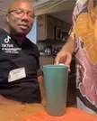 How to crack a egg with one hand