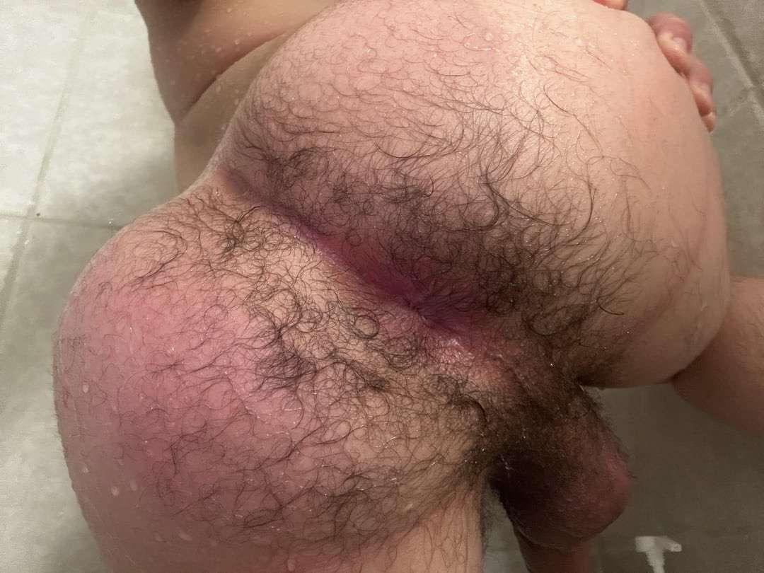 24 Lebanese bottom with a big furry bubble butt. Need to play with my ass and cum soon. Snapp me😊: AmirFurry 