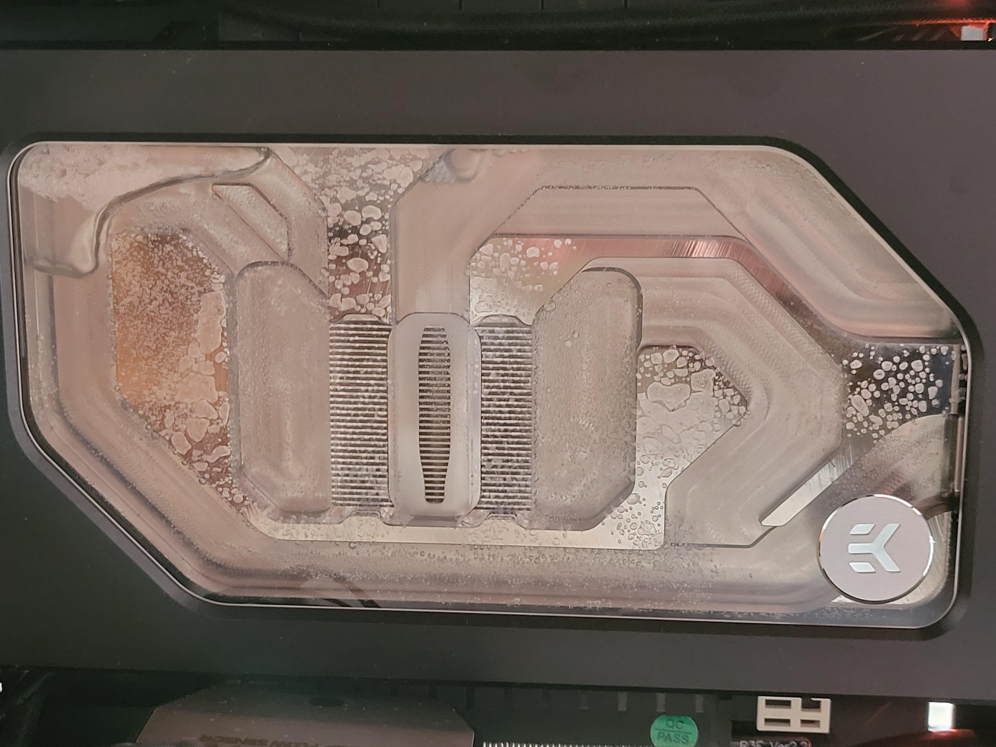 EKWB 3080 Quantum FE waterblock - Should it look like this? Installed today and there are bubbles between the plexi and the metal block surrounding the channels.