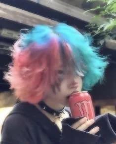 How do I get fluffy femboy hair!