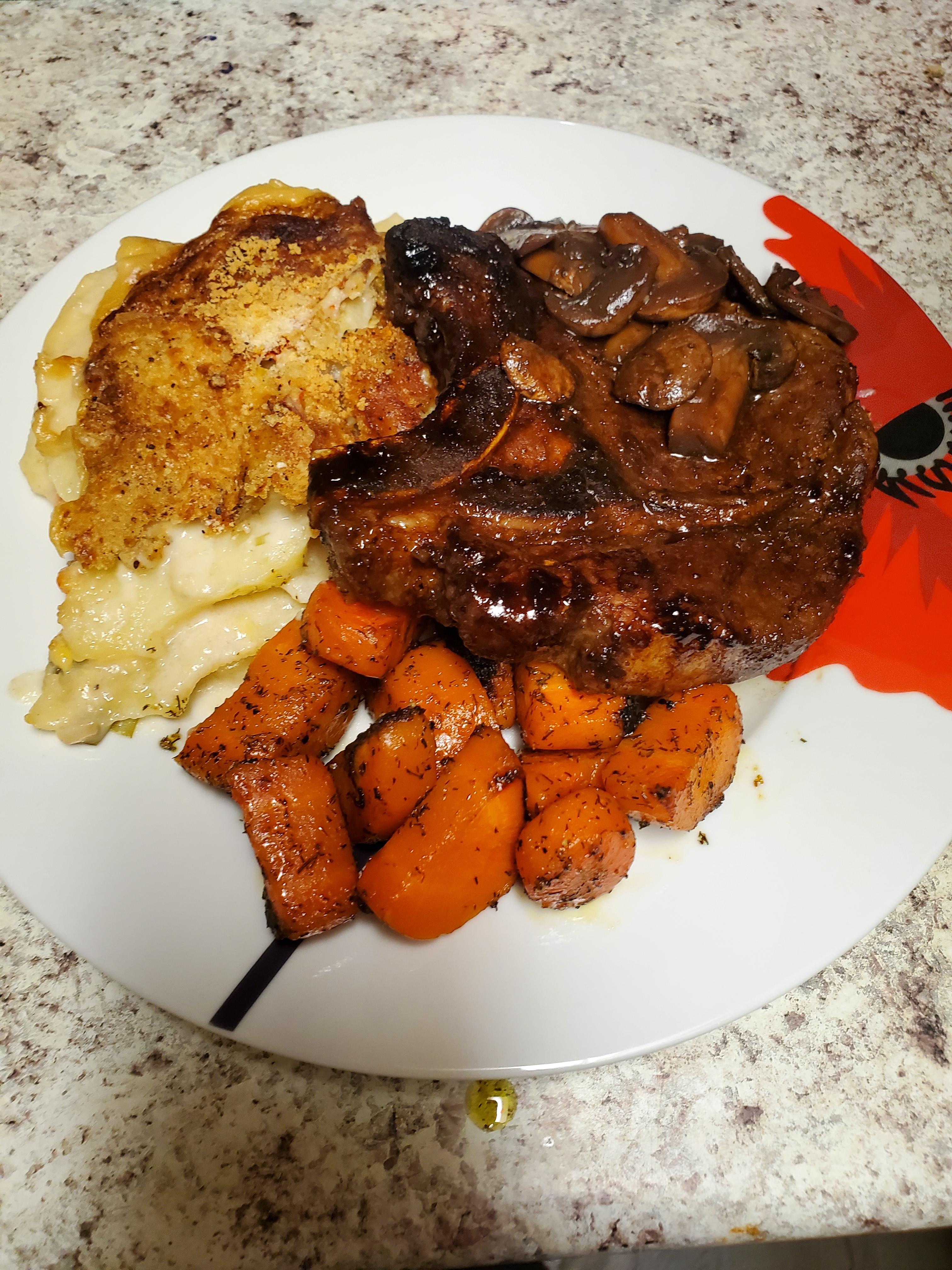 [Homemade] Blackened Pork Chops with Merlot Deglazed Mushrooms, Creamed ...