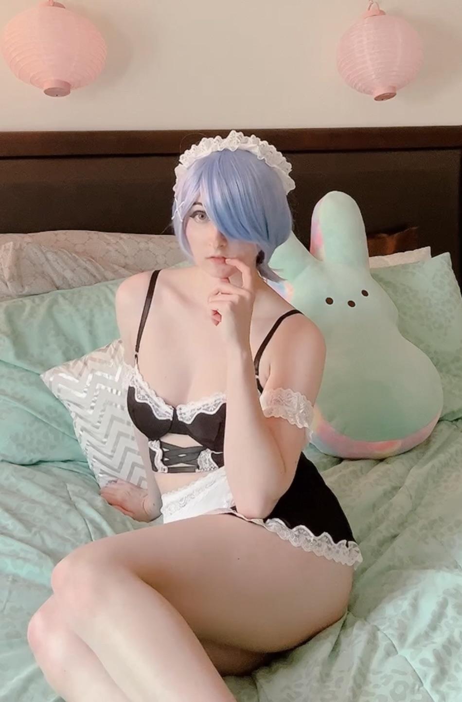 Rem Cosplay by (Akarias.art.studio) from [re: zero]