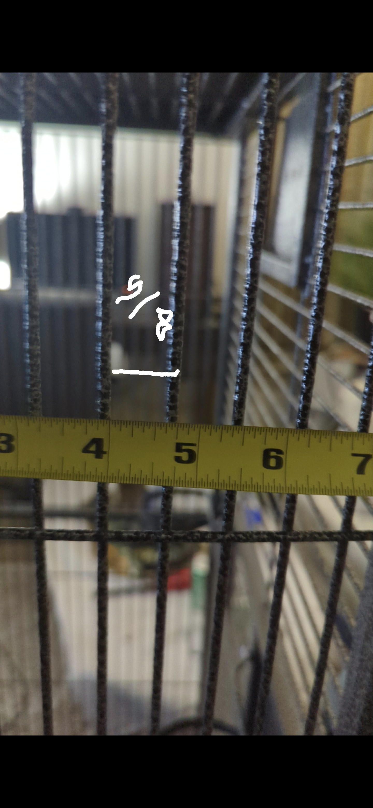 Curated visual reference: Bar Spacing Recommendations For Blue And Yellow Macaws Reference: Bar Spacing Measurement Method