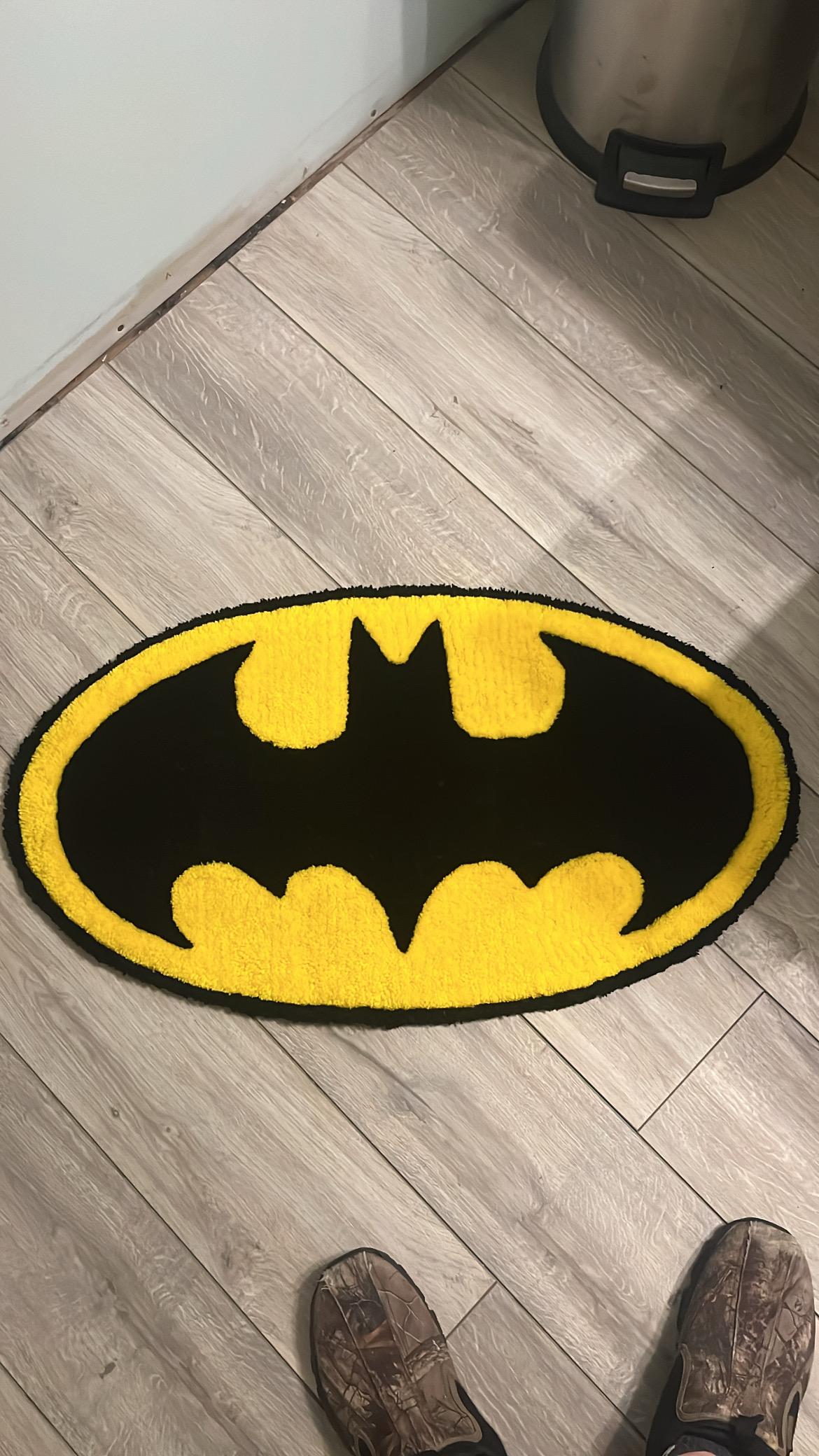 Batman logo tufted rug! | Scrolller