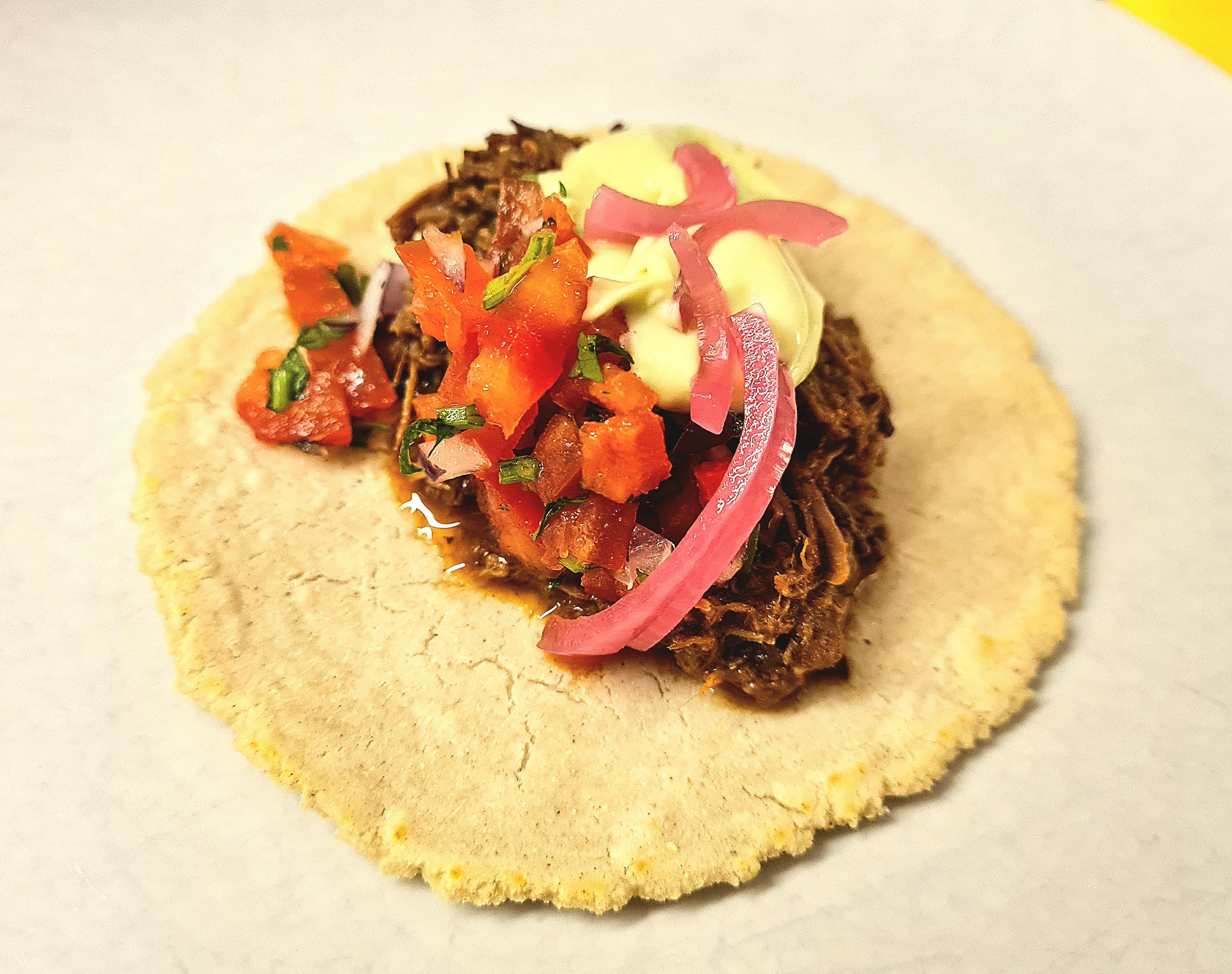 homemade-tacos-with-selfmade-tortillas-and-pulled-beef-pico-de