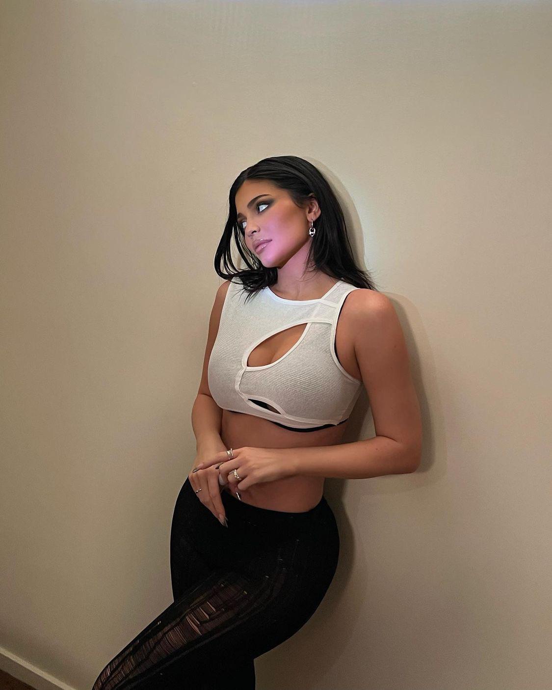 Photoshoot BTS.