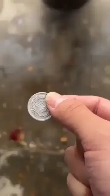 A perfect coin drop
