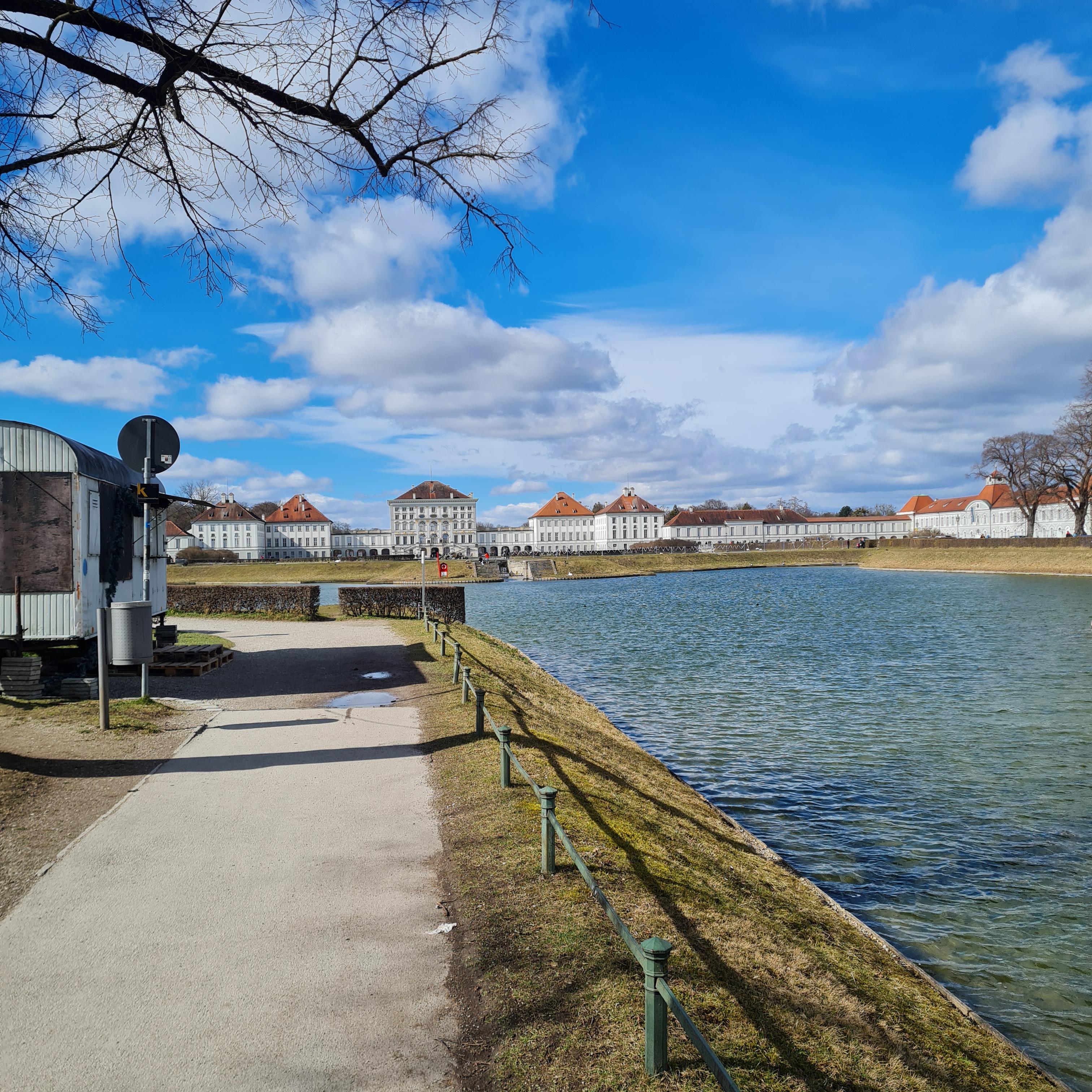 Munich landmarks including the New Town Hall, Glyptothek, Karlstor, and Allianz Arena with groups of people