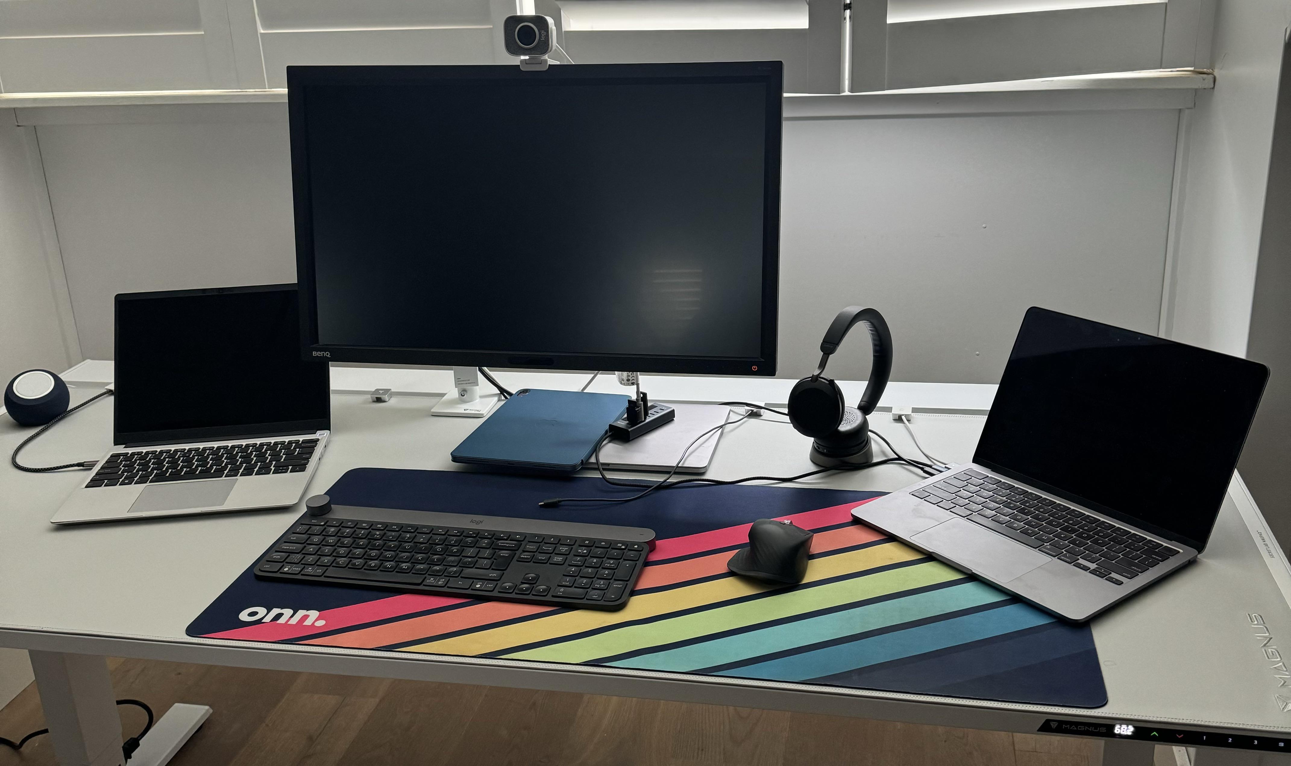 Discover more like Desksetup: Advice on 2 laptops and 1 monitor and ...