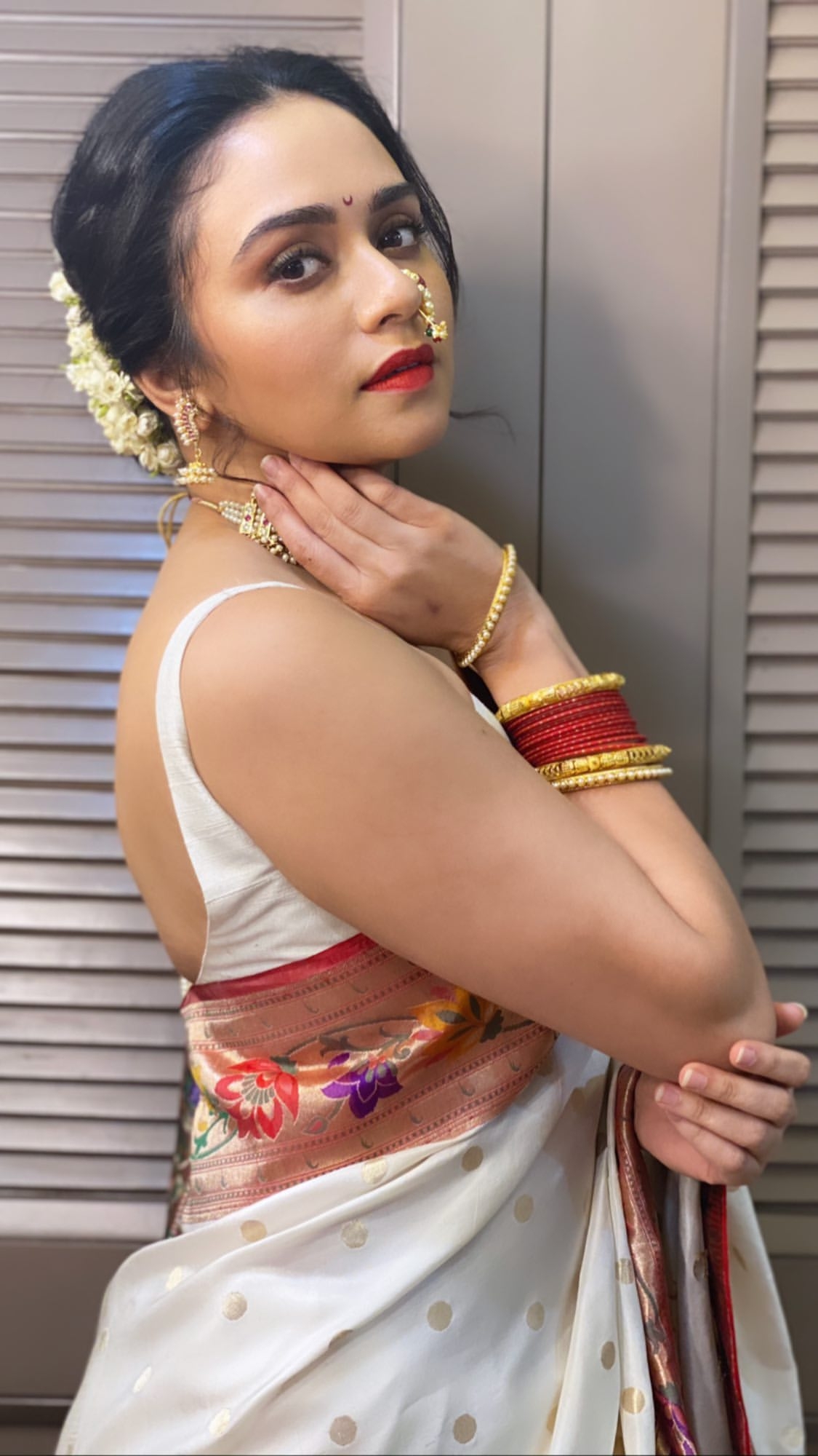 Amruta Khanvilkar The Goddess Scrolller