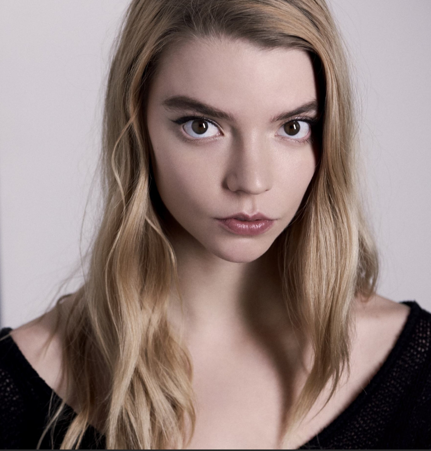 Anya Taylor Joy Scrolller