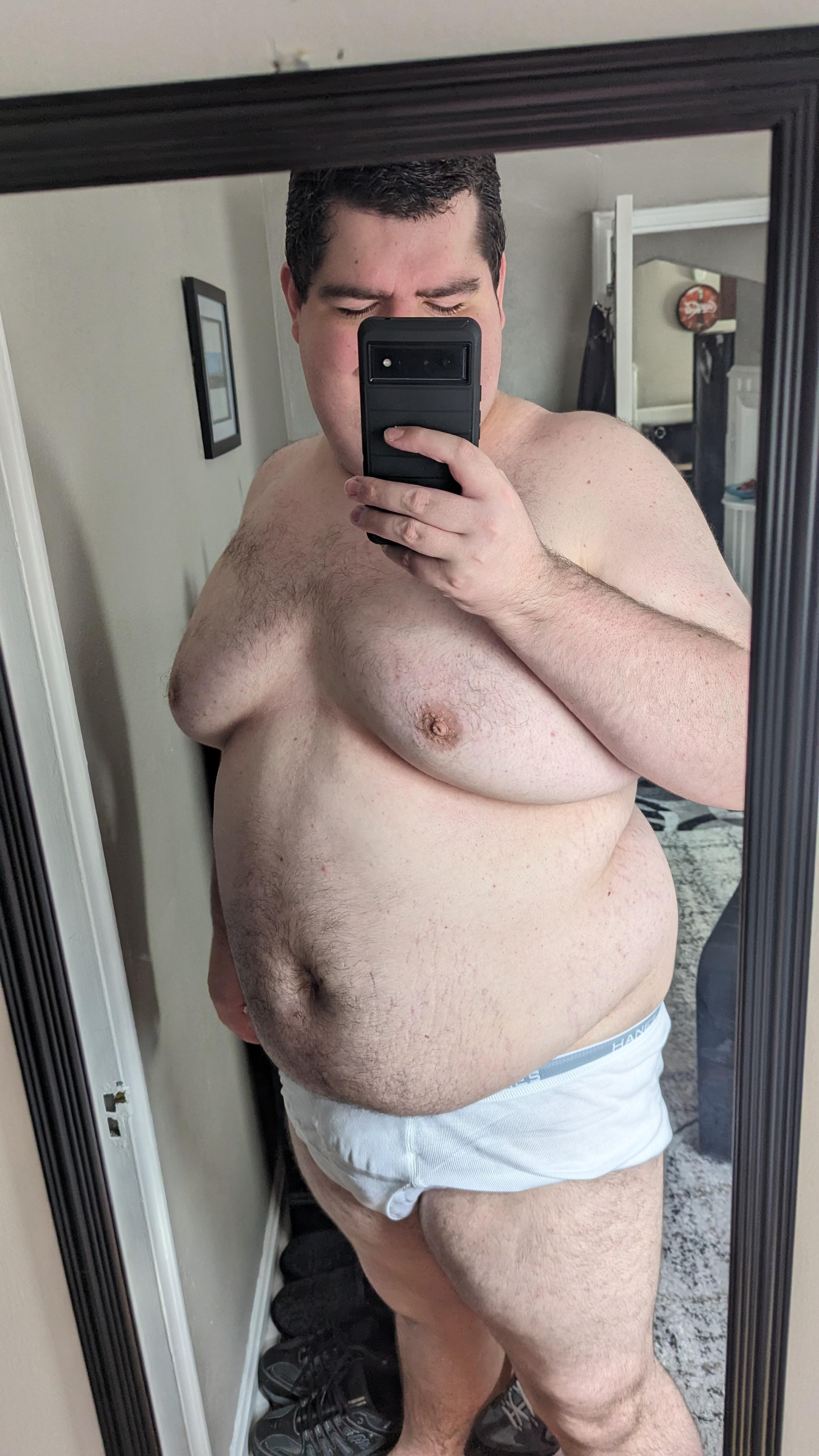 Anyone looking for a boyfriend? Bonus if your chubby too 